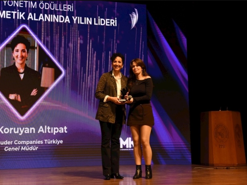 Estée Lauder Şirketleri Türkiye Genel Müdürü Nazlı Koruyan Altıpat “Yılın Lideri” Seçildi