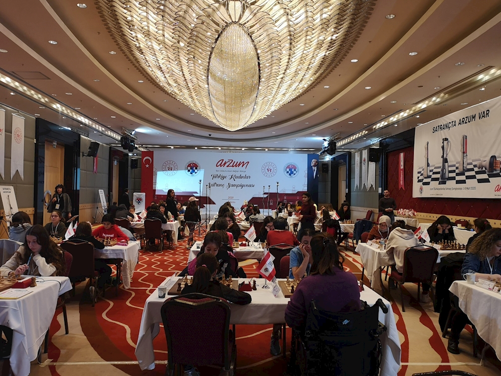 ARZUM, “EKONOMİDE VE SPORDA DAHA FAZLA KADIN” DİYOR
