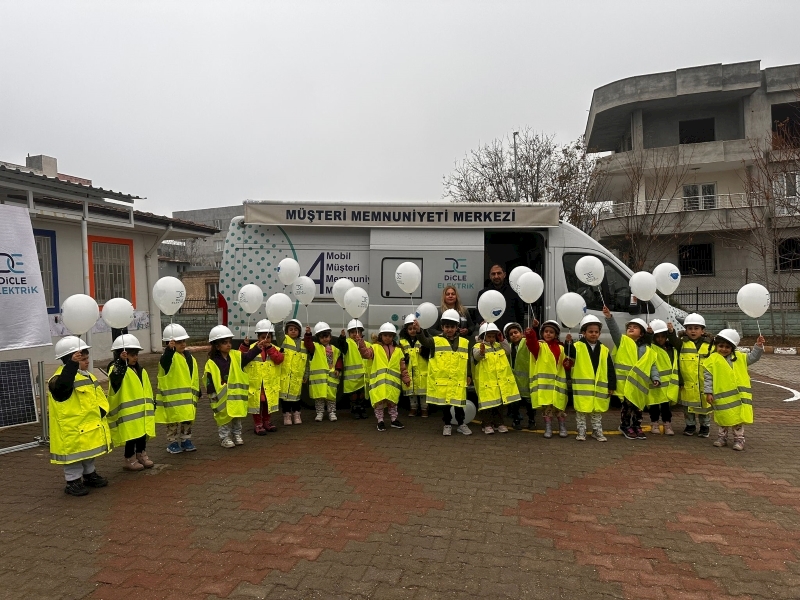 Dicle Elektirk 5 Bin Kadın ve Çocuğa Enerji Tasarrufu Eğitimi Verdi