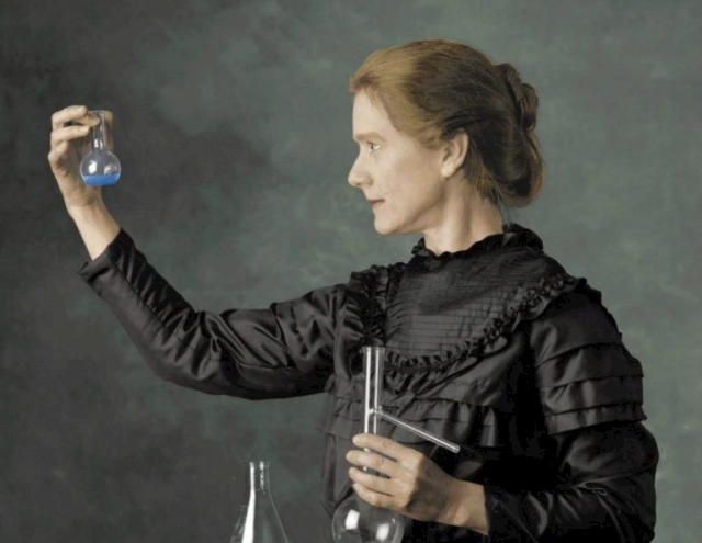 “Bilim Yolunda Ölümü Göze Alan Cesur Kadın: Marie Curie: Ayşegül Çetinkaya Koca'nın Kaleminden