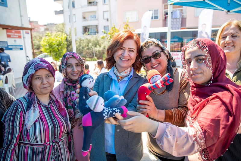 ‘EVİMİZ ATÖLYE’ KADINLARA UMUT OLMAYA DEVAM EDİYOR