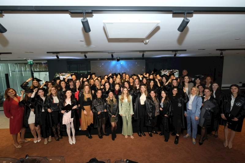 Mercedes Benz Tarafından Hayata Geçirilen “She’s Mentoring Programı” İkinci Dönemini Tamamladı