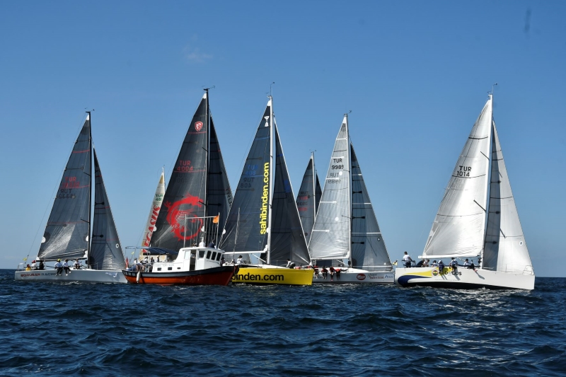 10 Yılda Yaklaşık 1.000 Kadın Yelkenciyi Denizle Buluşturdu