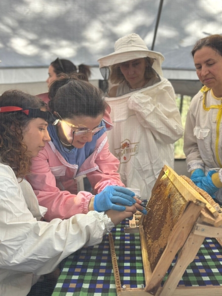 Arıcılığa adım atmak isteyen pek çok kadına ilham oldu