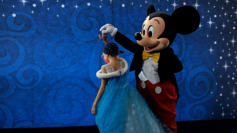 Disney VoluntEARS gönüllü ekibi çocuklarla eğlenceli ve eğitici etkinlikler gerçekleştirdi