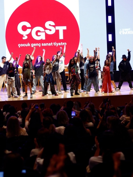 Zirvede sanat, müzik ve sosyal etki bir araya geldi