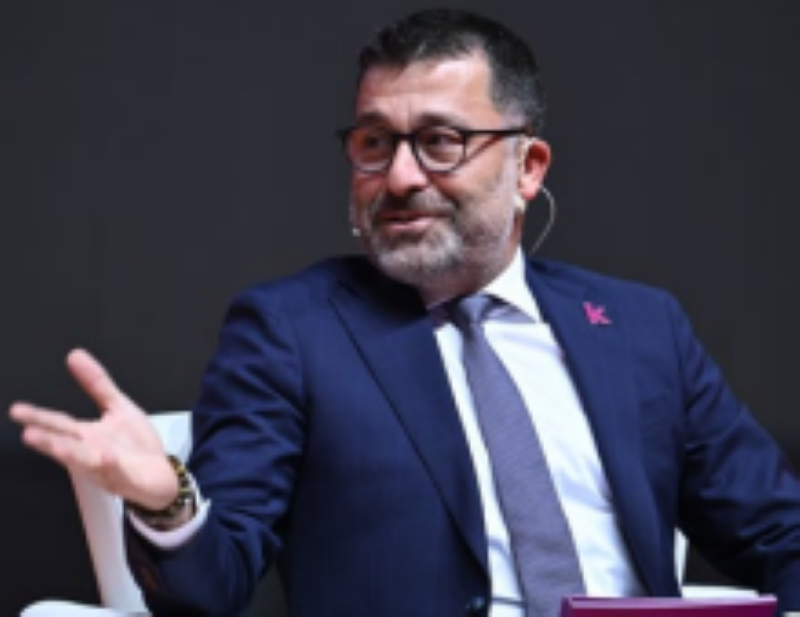 Trendleri takip ederek yapay zeka destekli çözümler üretiyoruz