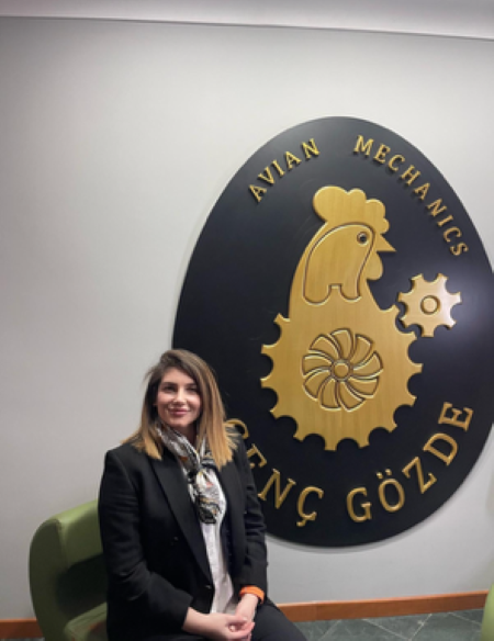 Denge ve öğrenmeyi liderlik yaklaşımının merkezine koyuyor