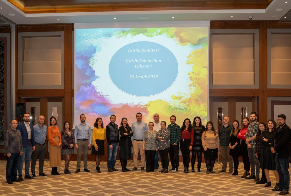 BEYÇELİK GESTAMP İŞ GARANTİLİ KURS PROJELERİYLE KADIN İSTİHDAMINI GÜÇLENDİRİYOR