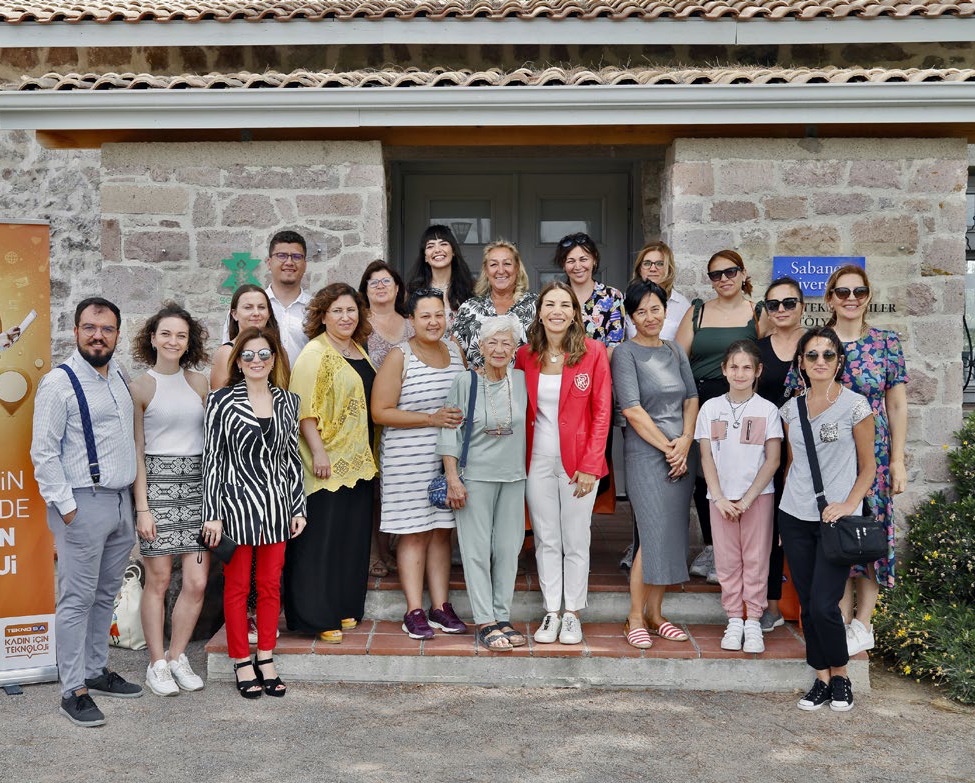 TEKNOSA, ‘KADIN İÇİN TEKNOLOJİ’ PROJESİYLE 16 YILDA 26 BİNDEN FAZLA KADINA ULAŞTI