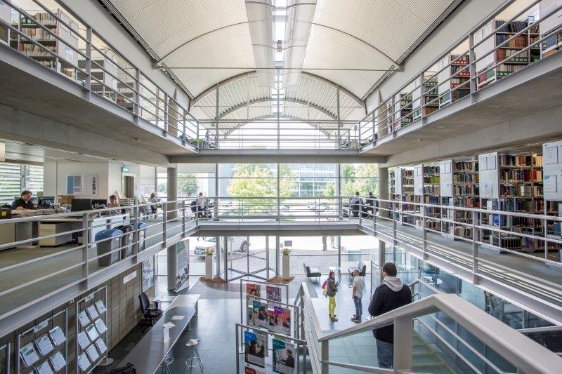 BRITISH COUNCIL, BİLİM ALANINDA EĞİTİM ALMAK İSTEYEN BEŞ KADINA STEM BURSU VERECEK