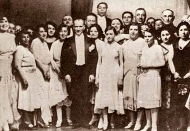 CUMHURİYET’İN IŞIKLARI