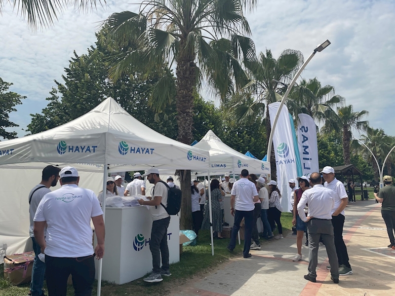 HAYAT KİMYA VE LİMAŞ İŞ BİRLİĞİYLE KOCAELİ SAHİLİ’NDEN 2.1 TON ATIK TOPLANDI