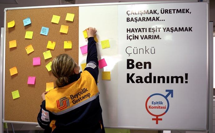 BeyçelikKüçükfotoBenKadınım