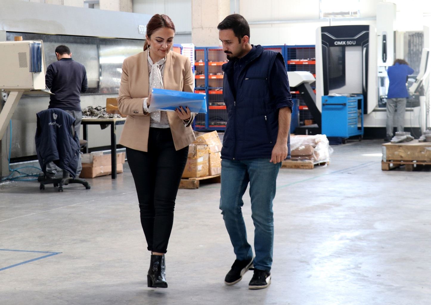 FilizAkkaşİçfotoadamlabirlikte