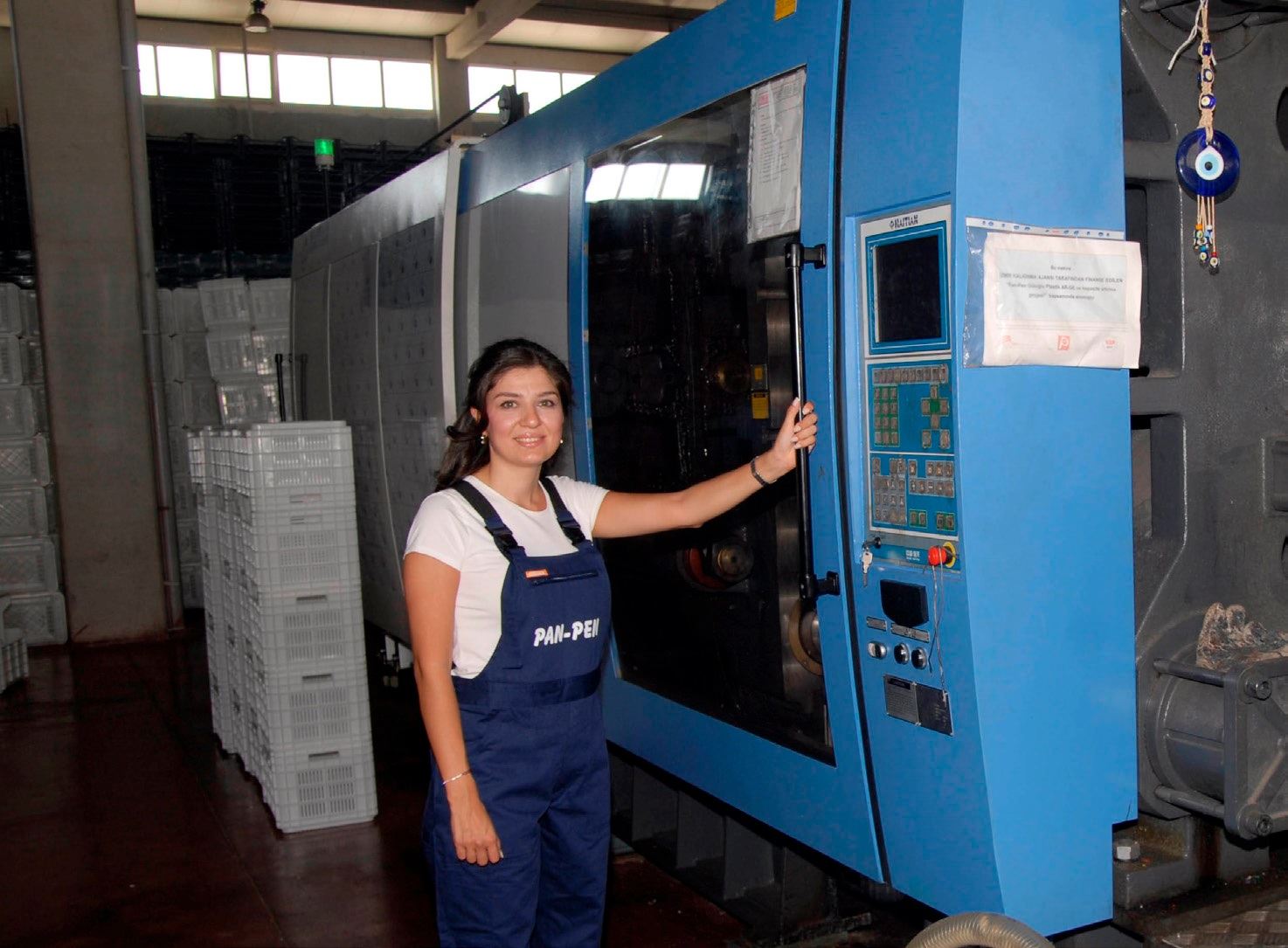 GülçinMakineyeYaslanmış