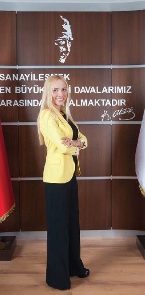 MerveTorbalıiçfotoarakadaBüst