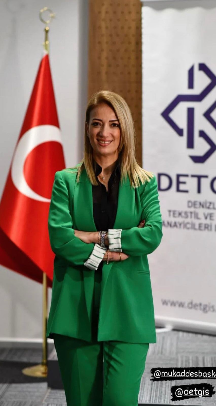 Mukaddesbayraklıfoto