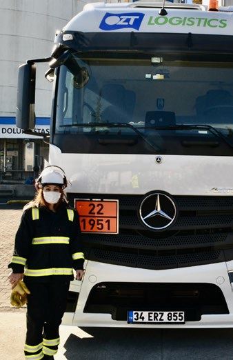 OZTkadınvekamyonküçük