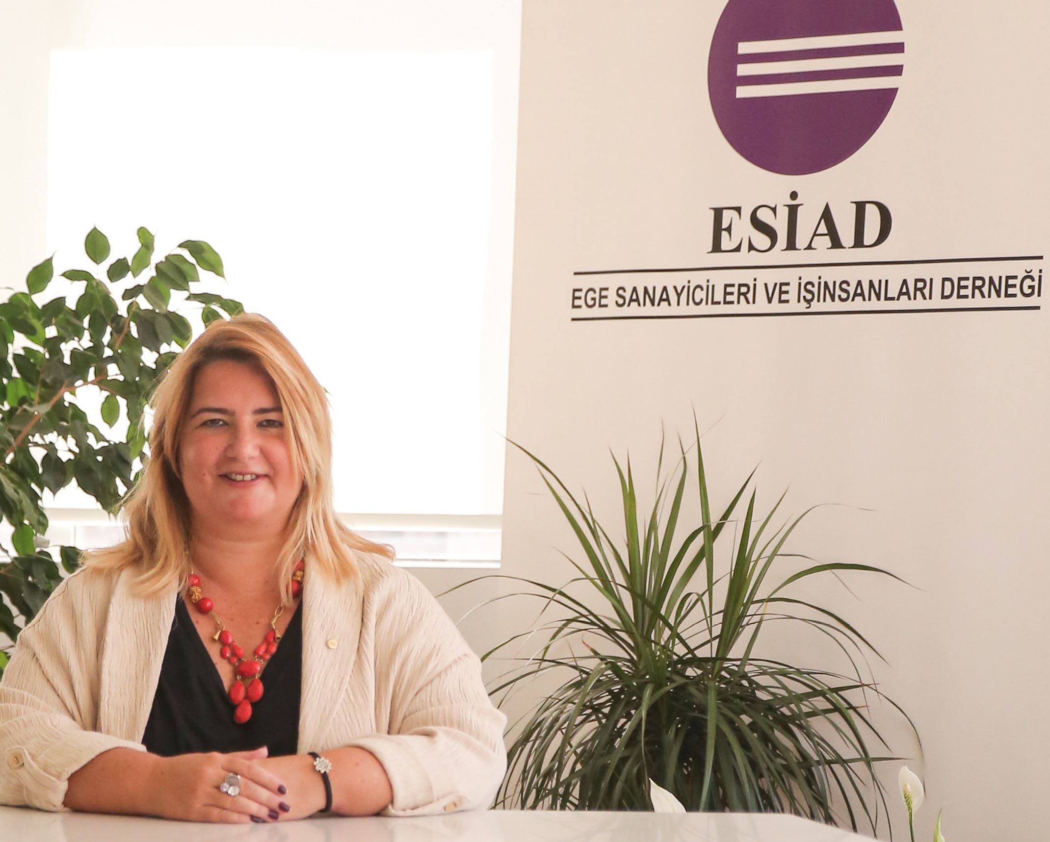 SibelarkasındaEsiad2