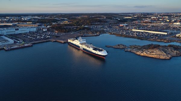 “KADIN İÇİN TAŞIYORUZ” İZMİR’DE İHRACATÇI KADINLARLA BULUŞTU