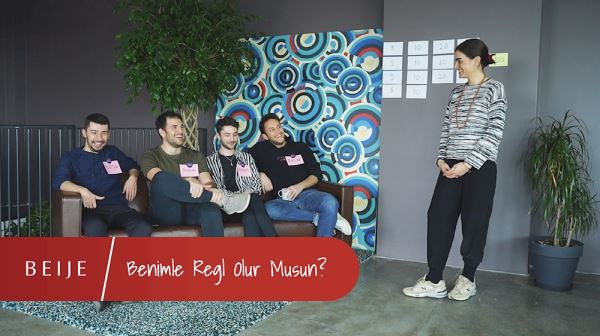 BEIJE ERKEKLERE, “BENİMLE REGL OLUR MUSUN?” DİYE SORUYOR