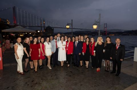 Sanovel, “Cumhuriyetimizin 102. Yılında, 102 Kız Çocuğuna Koçluk Projesi”ni Hayata Geçirdi