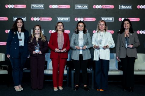 TÜSAYDER’in Düzenlediği Zirvede, Kadın Liderlerin Rolü Ele Alındı