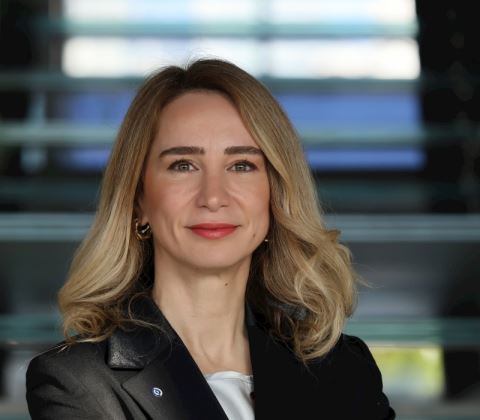 Abdi İbrahim, Yönetim Kadrosuna Demet Körezlioğlu’nu Dahil Etti