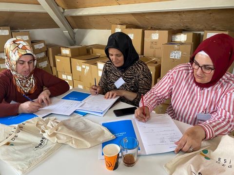 AÇEV’den çocuklar ile anne ve babalarına bilimsel temelli eğitim