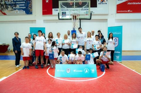 Anadolu Efes, One Team Projesiyle Sporun Kapsayıcı Gücünü Sahaya Taşıdı
