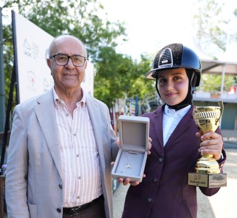 Ariş Pırlanta’dan, “Melahat Aksel Kadınlar Kupası” Birincisine Özel Ödül
