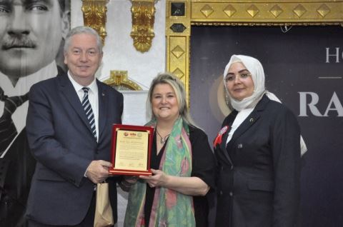 Aylin Kalafatoğlu, Dr. Aronia ile Tarımda Yenilikçilik Ödülü Aldı