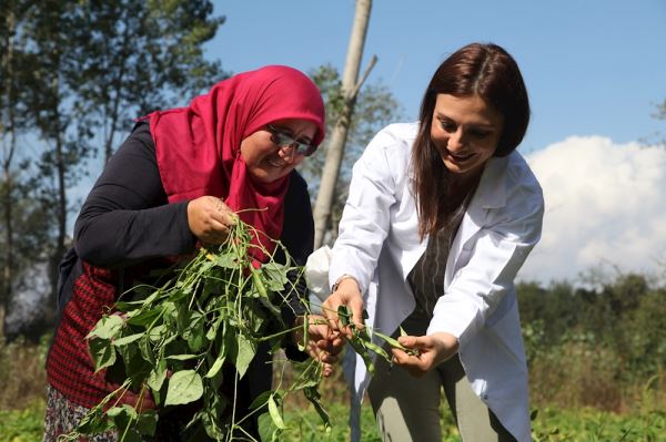 REİS BAKLİYAT, KADINLAR GÜNÜ’NDE  ÇAMYAYLA KÖYÜ KADIN ÜRETİCİLERİYLE “BAKLİYAT KÖYÜ” PROJESİNİ İMZALADI