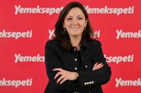 Dilan Can, Yemeksepetinde Kamu..