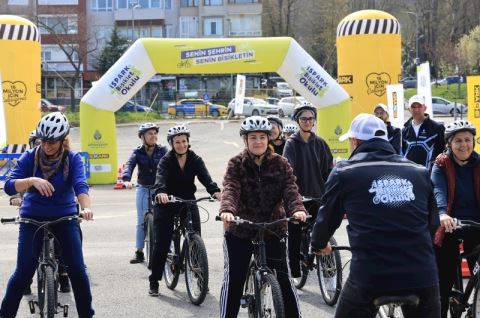 İSPARK Bisiklet Okulu ile Binlerce Kadın İlk Kez Bisiklet Sürdü
