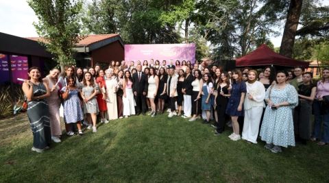 İstanbul Vakfı, Büyüt Hayallerini Projesiyle Kız Çocuklarının Eğitim Yolculuğuna Destek Oluyor