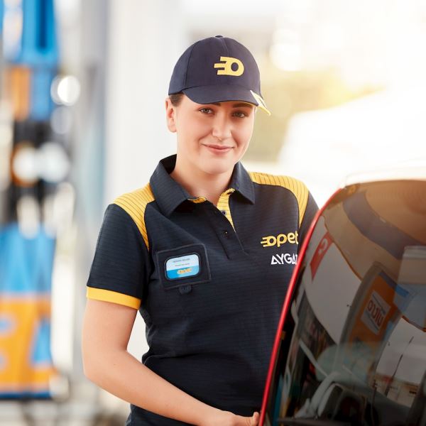 OPET, KADIN GÜCÜ’NÜ İSTASYONLARINA TAŞIYOR