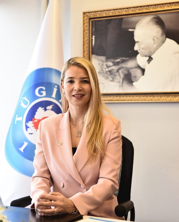NİLÜFER ÇEVİKEL: “TÜGİAD’IN İLK KADIN YÖNETİCİSİ OLMANIN GURURUNU YAŞIYORUM”