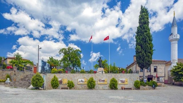 Opetin Tarihe Saygı Projesi, T..