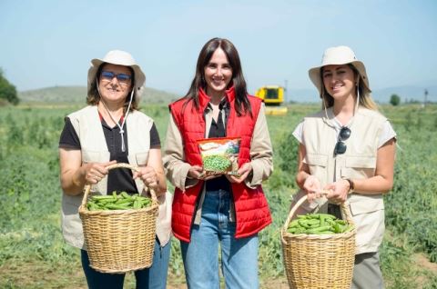 “Tarımın Kadın Yıldızları Projesi”yle Sezonun İlk Hasatı Gerçekleşti