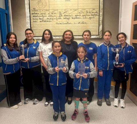 Türk Kız Öğrenciler, Uluslararası Bilim Yarışmalarında Başarılarıyla Dikkat Çekiyor