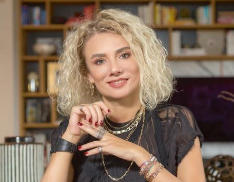 Toplumsal Kalıplara Karşı Dura..